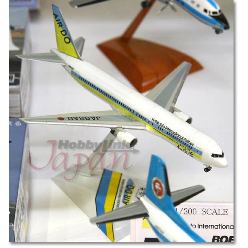 1/300 Air Do B767-300