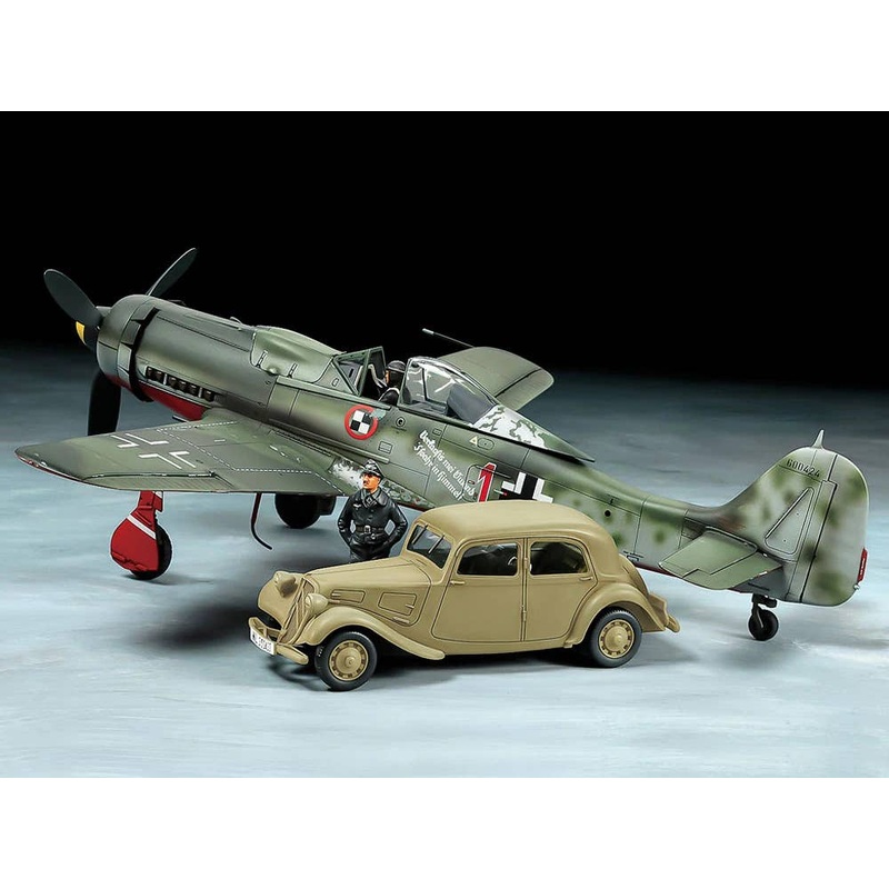 1/48 Focke-Wulf Fw190 D-9 JV44 Citroen 11CV Staff Car Set