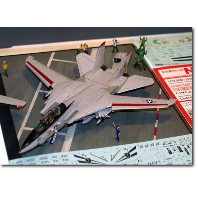 1/72 F-14 Tomcat & Flight Deck Crew Set