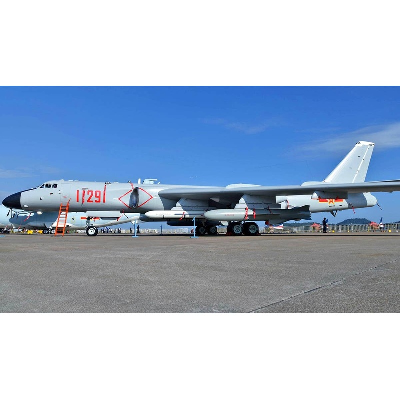 1/144 Chinese Air Force Xian H-6K Strategic Bomber