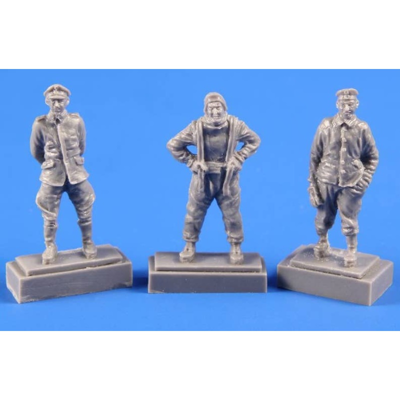 1/72 German WW1 Airmen Pilot (H.G.) in Flight Suit, Pilot in Uniform and Mechanic