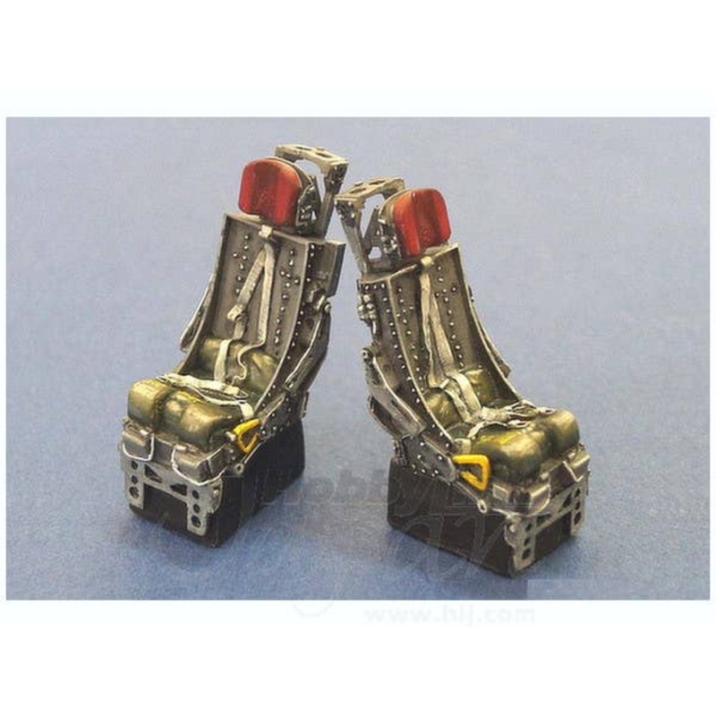 1/48 F-105 Thunderchief Seats Set (w/Belt) 2 ea.