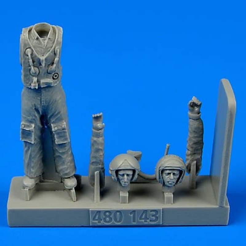 1/48 Soviet Pilot with Life Jacket - The Cold War Period