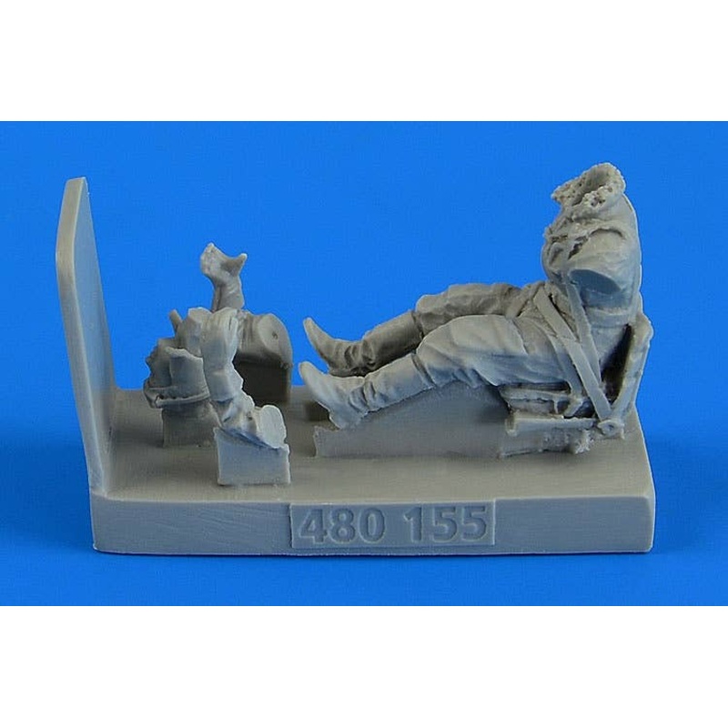 1/48 Soviet Woman Gunner WWII with Seat for Po-2