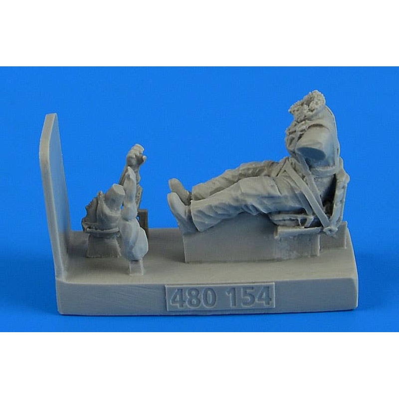 1/48 Soviet Woman Pilot WWII with Seat for Po-2