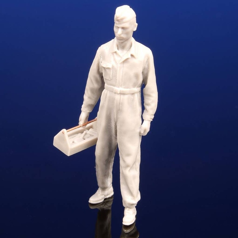 1/48 Luftwaffe WW2 / CS Post-War Aircraft Mechanic