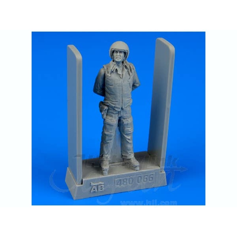1/48 Soviet Air Force Fighter Pilot