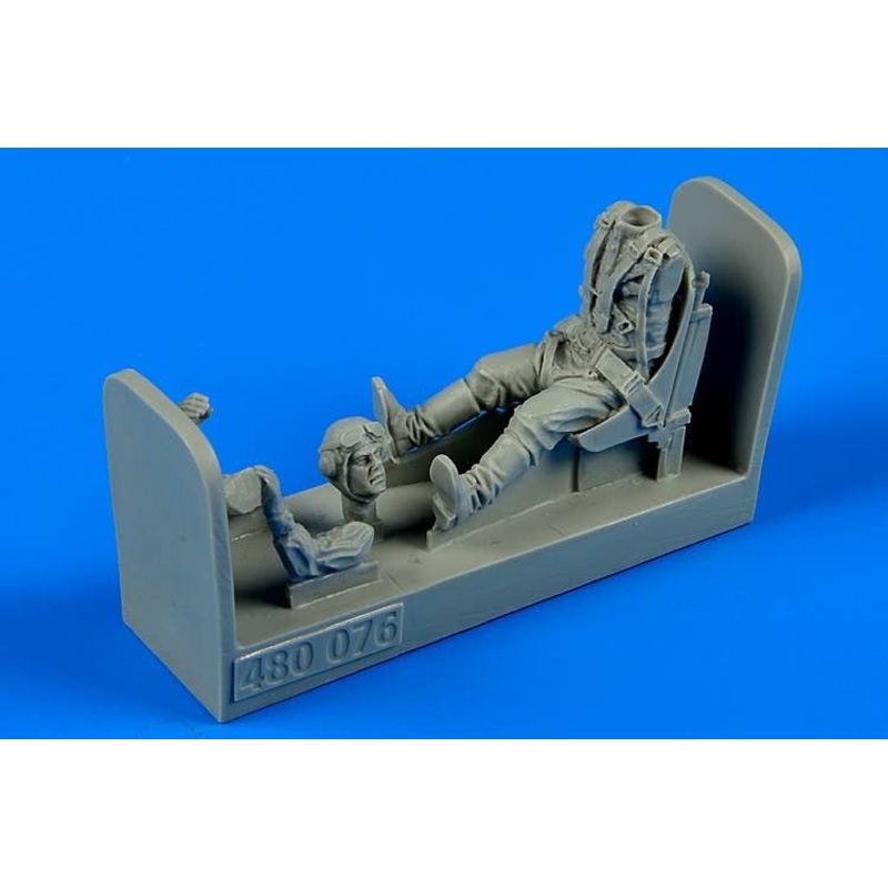 1/48 Russian WWII Pilot with Seat for P-39 Airacobra
