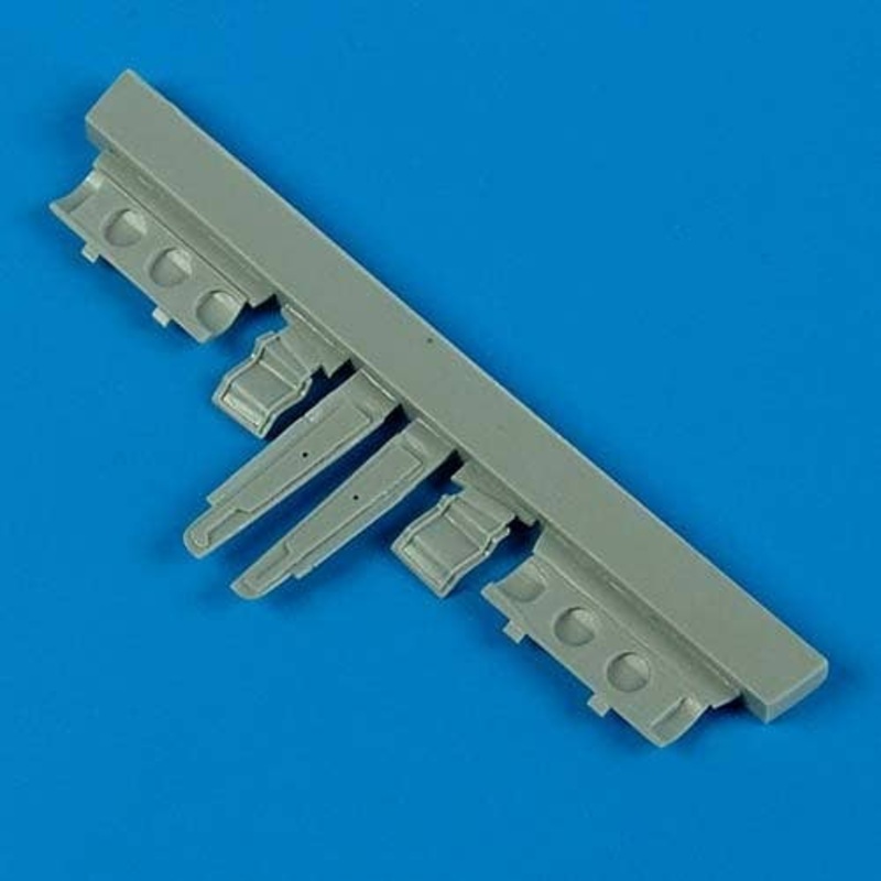 1/48 P-40 Warhawk Undercarriage Covers (for Hasegawa)