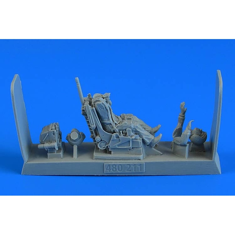 1/48 Soviet Fighter Pilot with Ejection Seat for Su-27 Flanker (Early, Late Ver.) (for Academy)