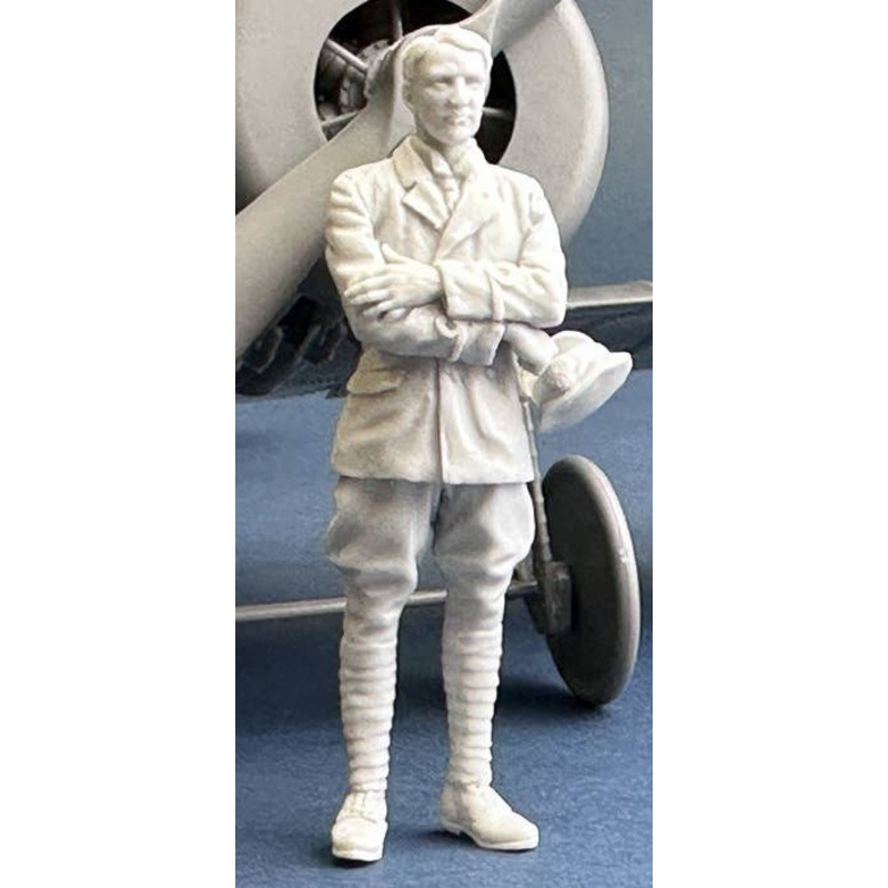 1/32 Standing RNAS Pilot