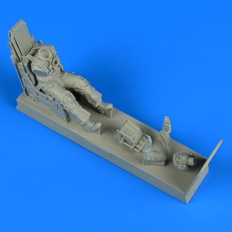1/32 US Navy Pilot with Ejection Seat for A-7E Corsair II Late Ver. Fitted with SJU-8/A ej. Seat (for Trumpeter)