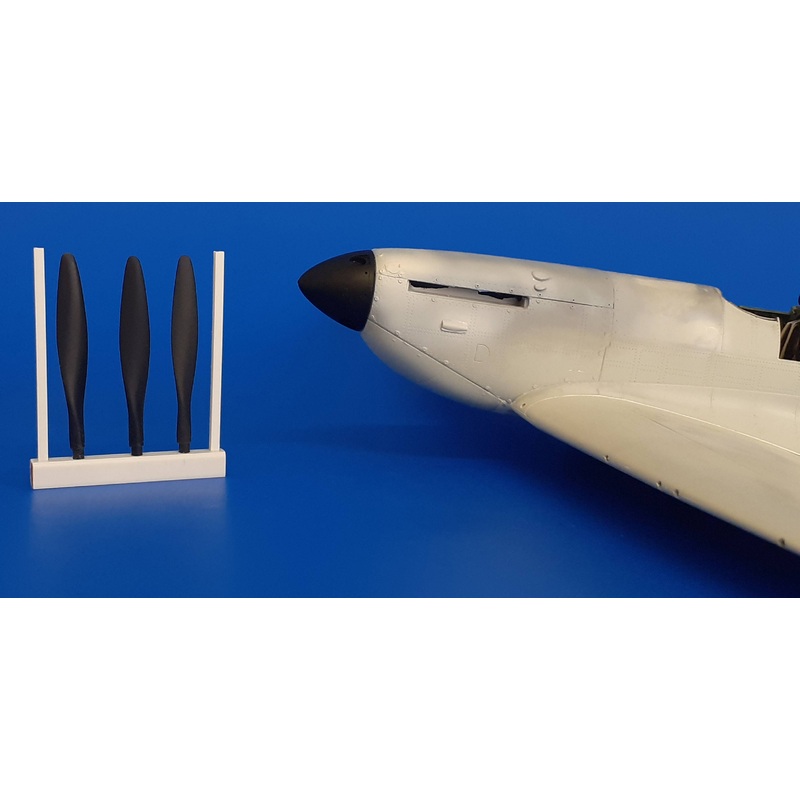 1/32 Spitfire Mk I spinner/props