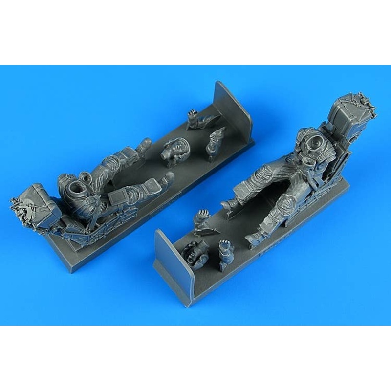 1/32 US Navy And Marines Pilot And Operator w/Ejection Seat for F/A-18D Hornet (for Academy)