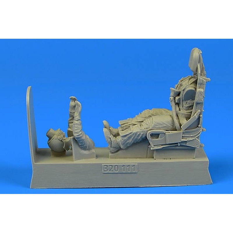 1/32 USAF Pilot for F-100 with Ejection Seat (for Trumpeter)