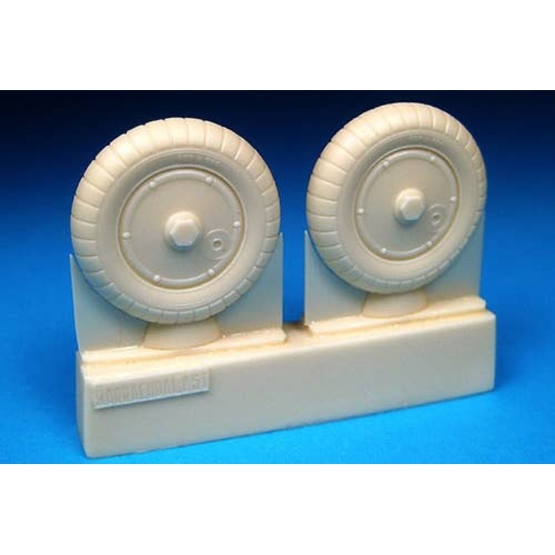 1/32 Bf-109G Wheels Plain Hub, Ribbed Tire