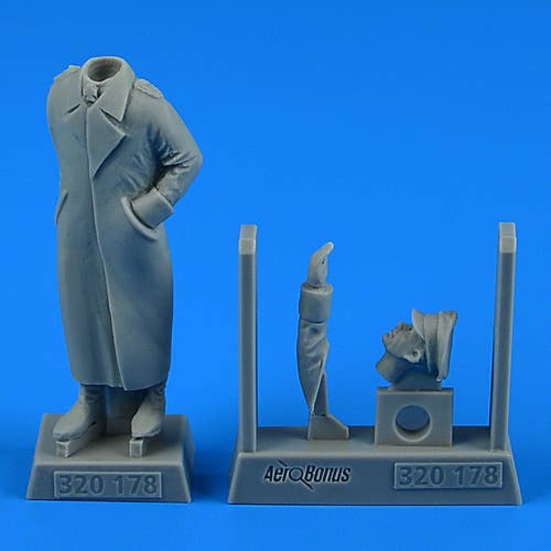 1/32 German WWII Luftwaffe General
