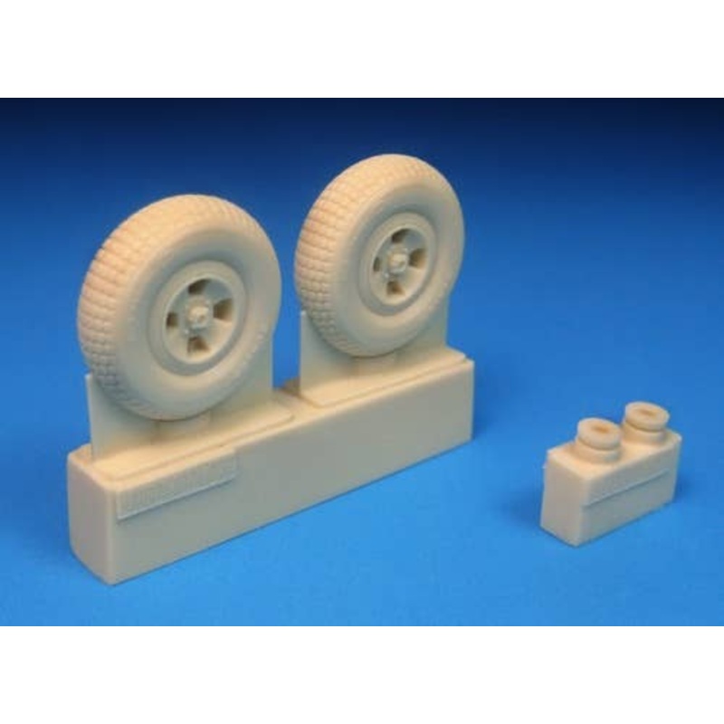 1/32 Spitfire Four Slot Block Tread Mainwheels