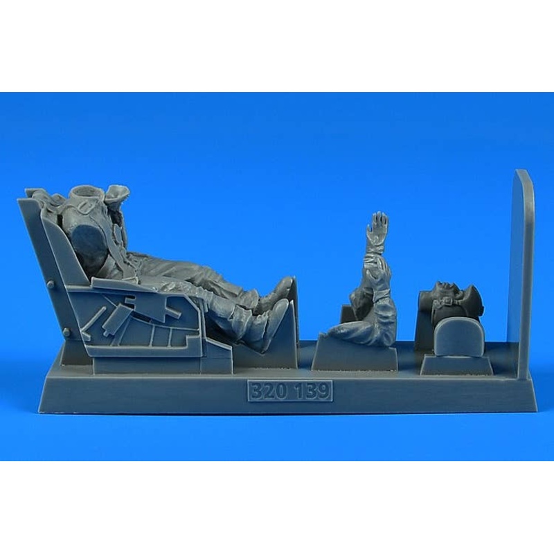 1/32 U.S.A.F. Fighter Pilot with Ej. Seat for F-86 Sabre
