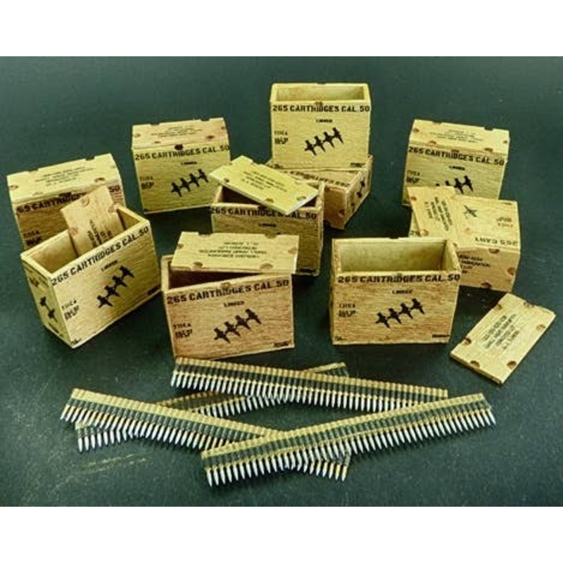 1/32 US Ammunition Boxes with Belts of Charges