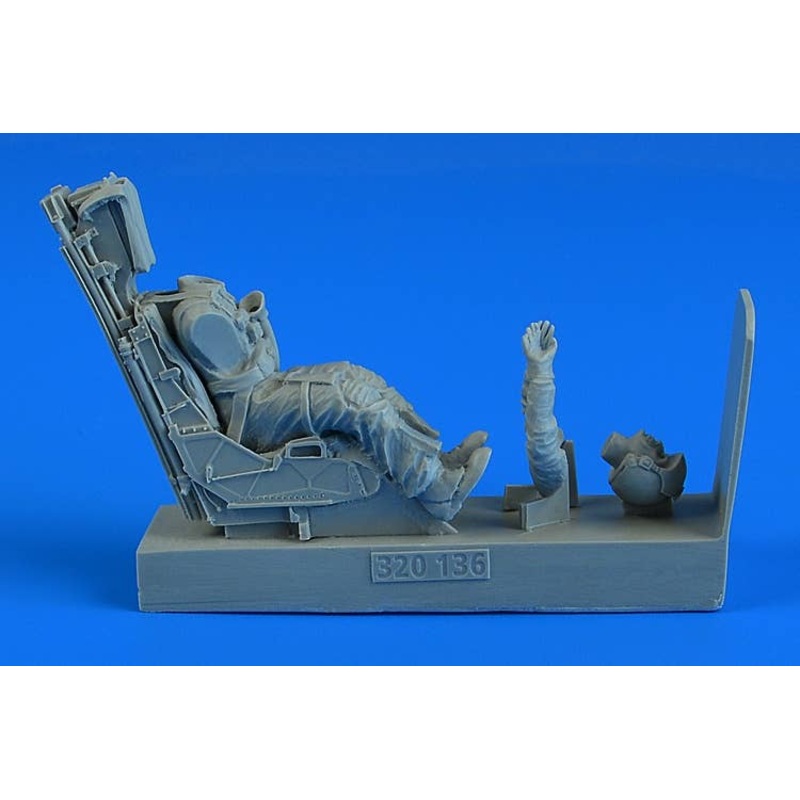 1/32 US NAVY and US MARINES Pilot with Ej. Seat for AV-8B Harrier II (for Trumpeter)