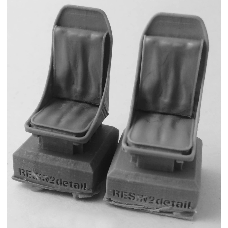 Pilot and Copilot Seats - No Belts (for HK kit)