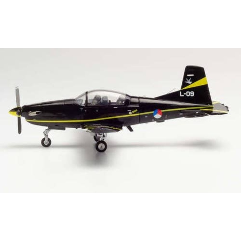 1/72 Pilatus PC-7 Turbo Trainer Royal Netherlands Air Force 131Sq L-09