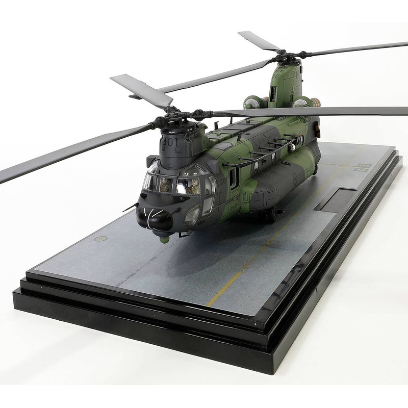 1/72 Canadian Air Force Large Transport Helicopter CH-147F Chinook Finished Product