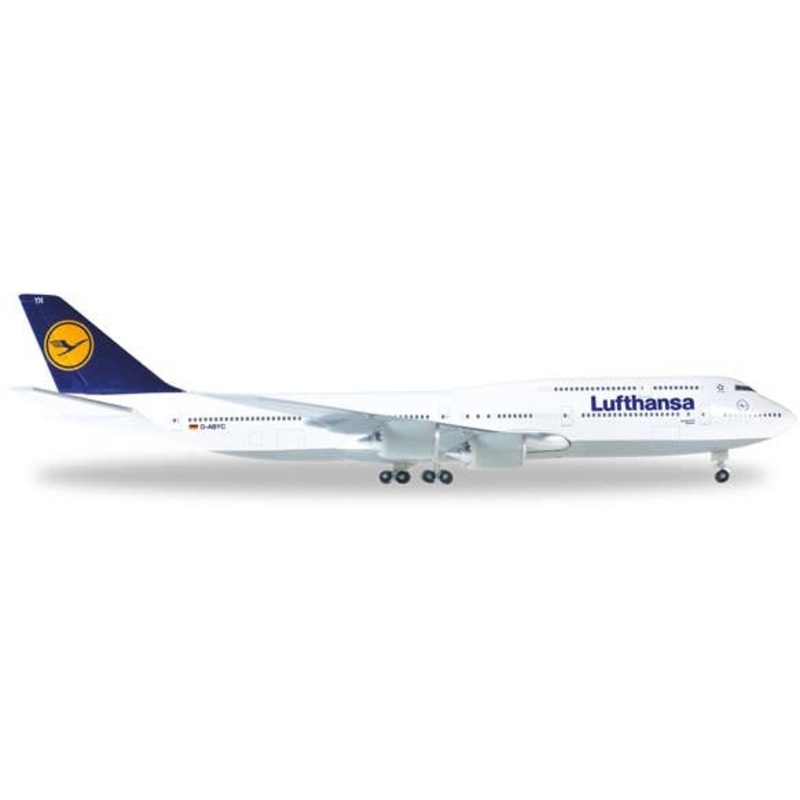 1/500 Lufthansa Boeing 747-8 Intercontinental
