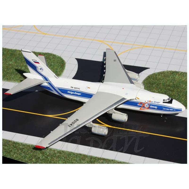 1/400 AN-124 Volga Dnepr Aviation RA-82042