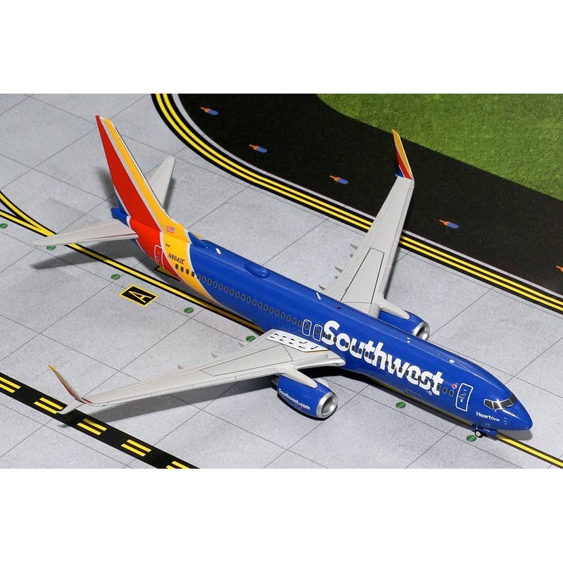 1/200 737-800 Southwest Airlines w/ Scimitars N8642E