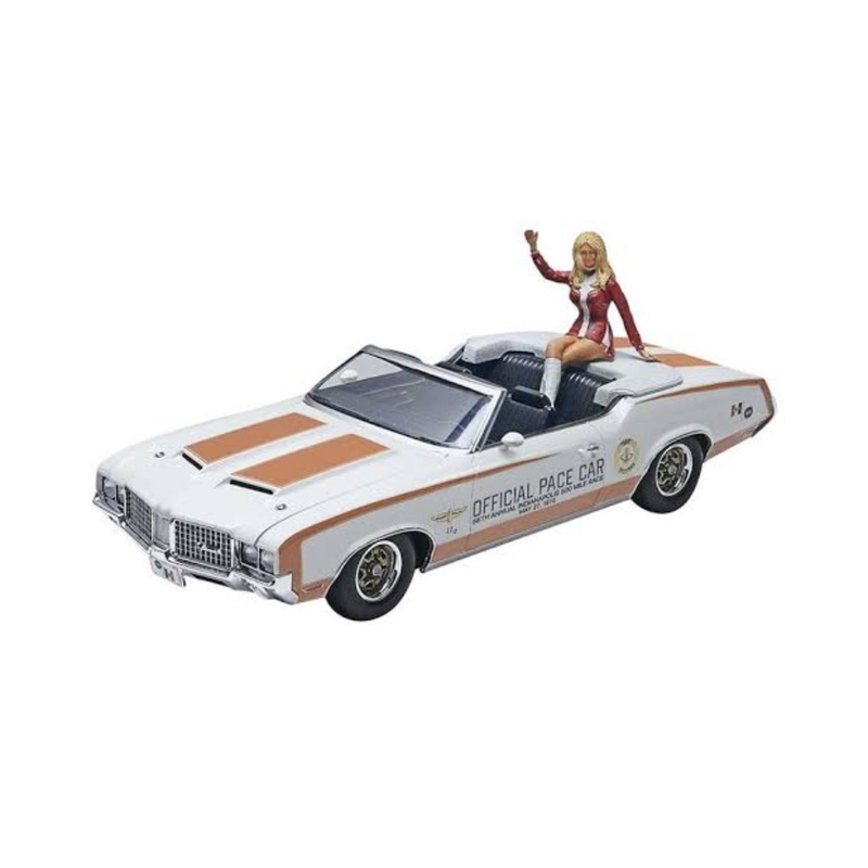 Revell 1:25 72 Olds Indy Pace Car W Fig