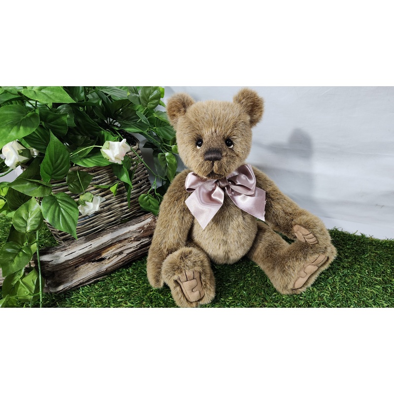 2025 CHARLIE BEARS BARLOW